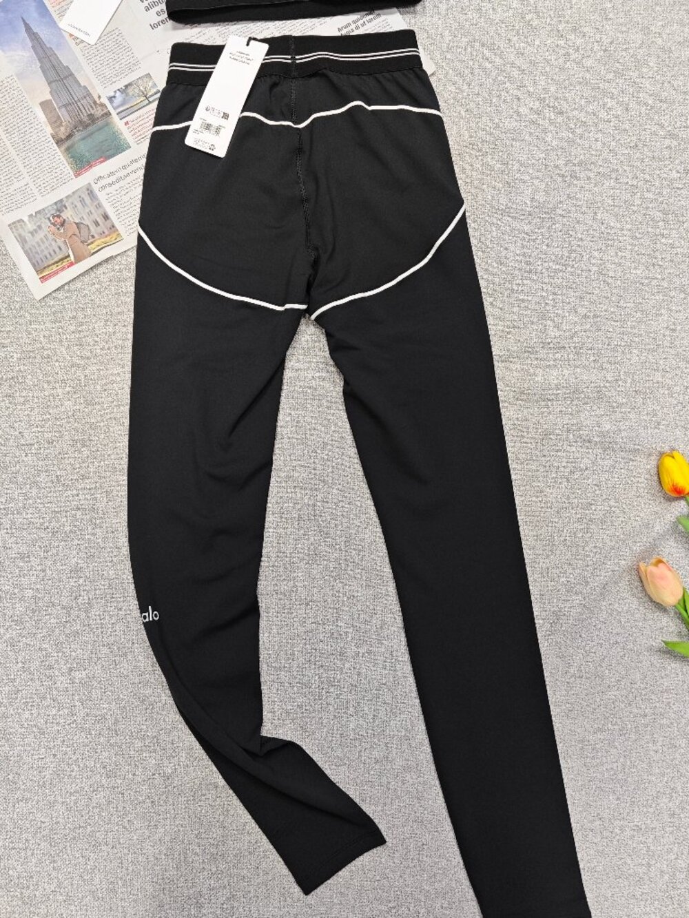 NWT ALO Yoga Heart Throb Set 🤗 Airbrush Bra + High-Waist Throb Legging S-M - Picture 8 of 9